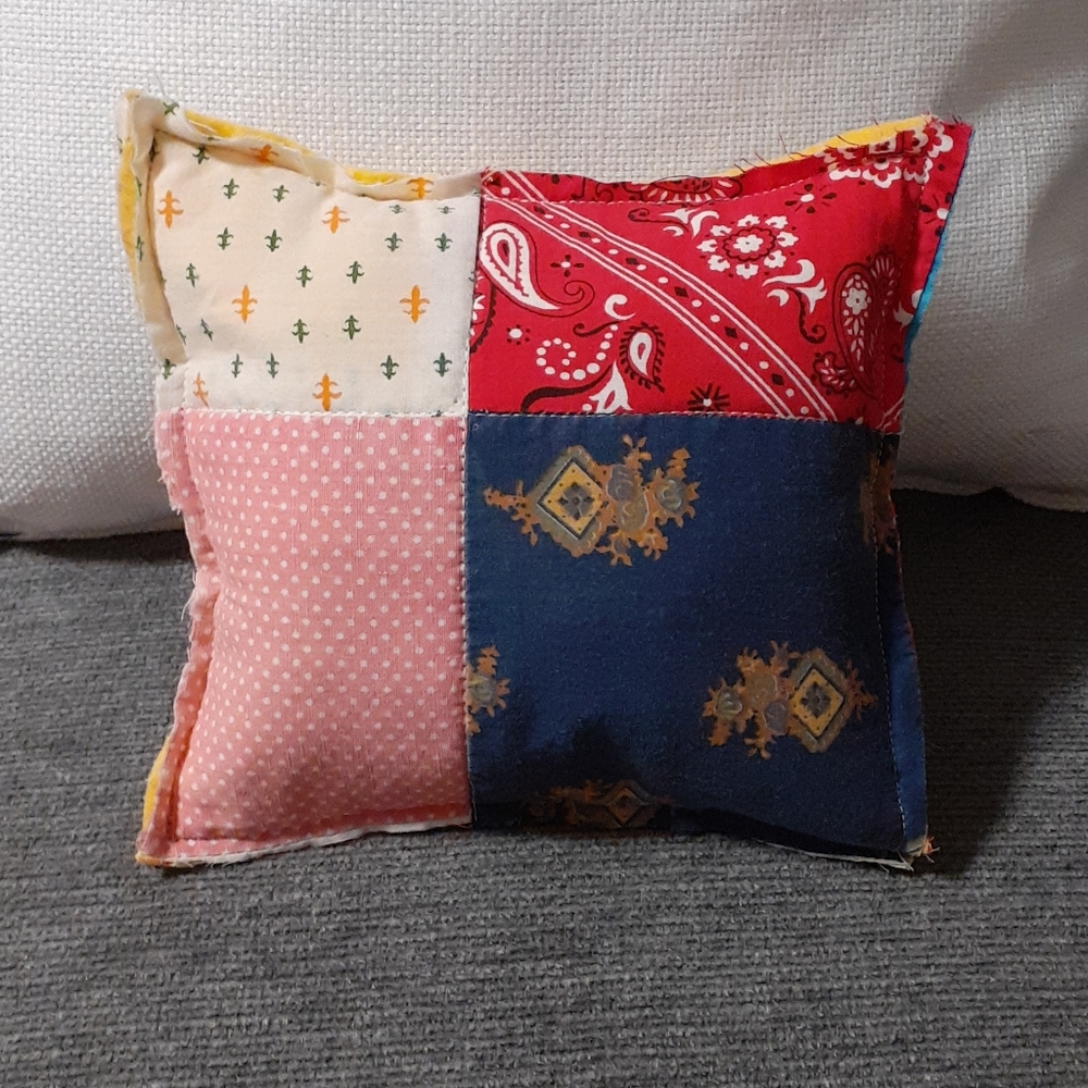 Vtg Quilted Throw Pillow